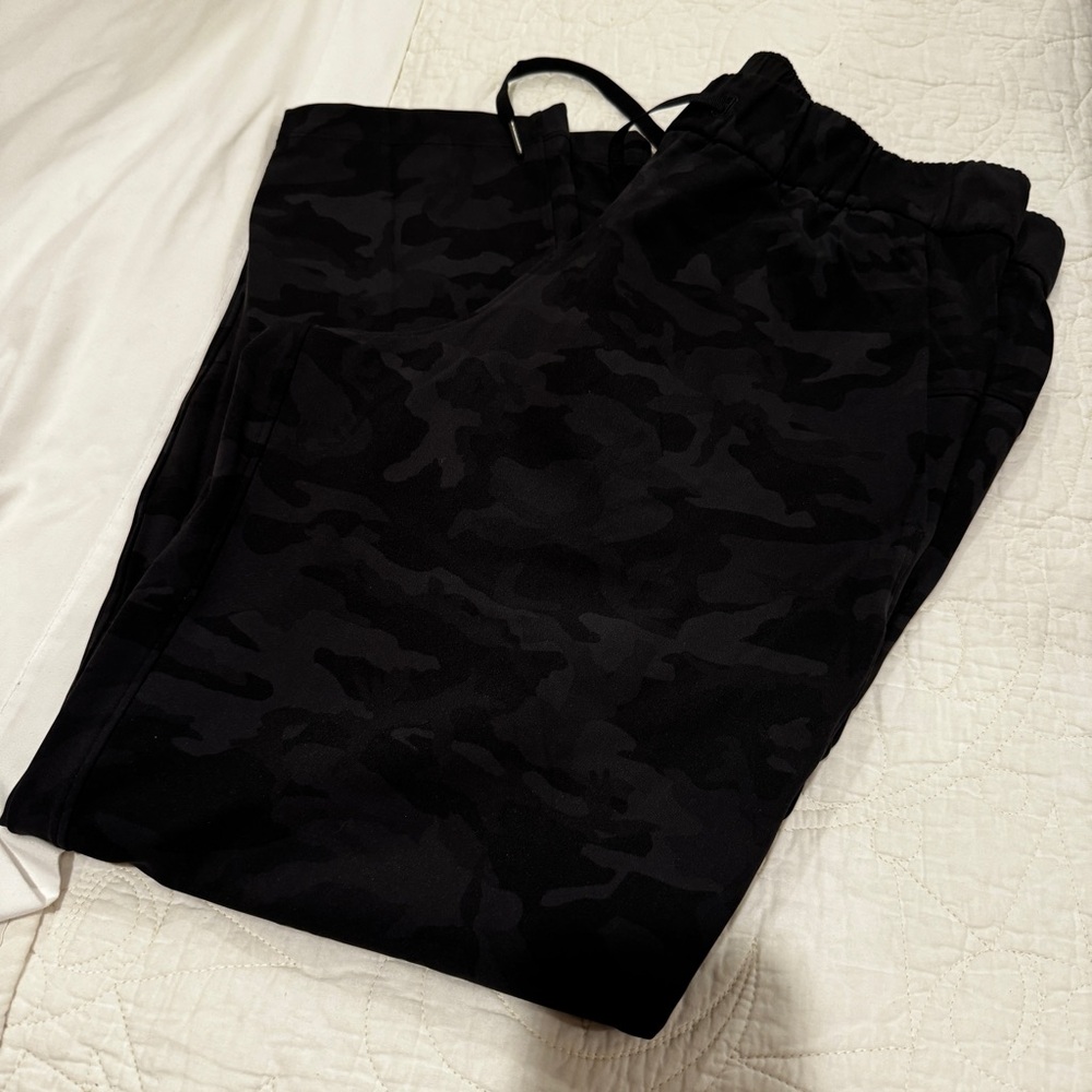 Lululemon camo pants